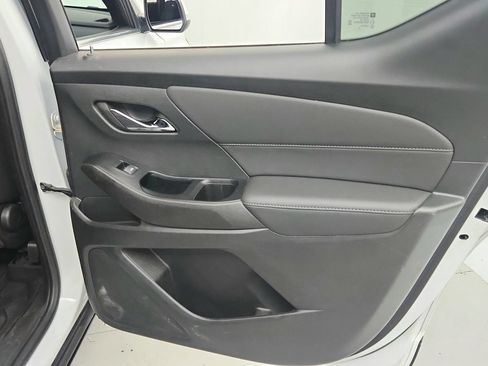 Used 2024 Chevrolet Traverse LT FWD image 24