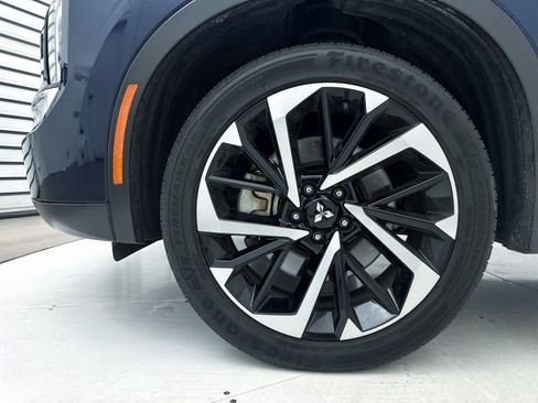 Used 2023 Mitsubishi Outlander SE image 14