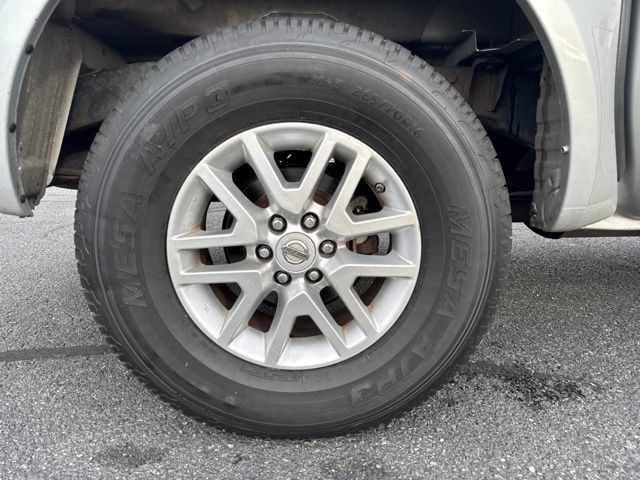 Used 2014 Nissan Frontier SV RWD image 4