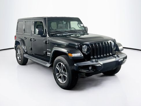 Used 2023 Jeep Wrangler Unlimited Sahara AWD/4WD image 3