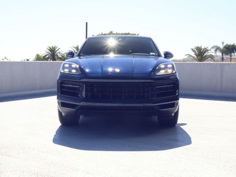 Certified 2024 Porsche Cayenne Coupe AWD/4WD image 6