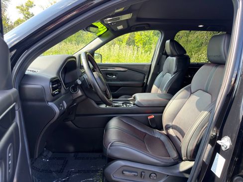 Used 2025 Honda Pilot Black Edition image 10