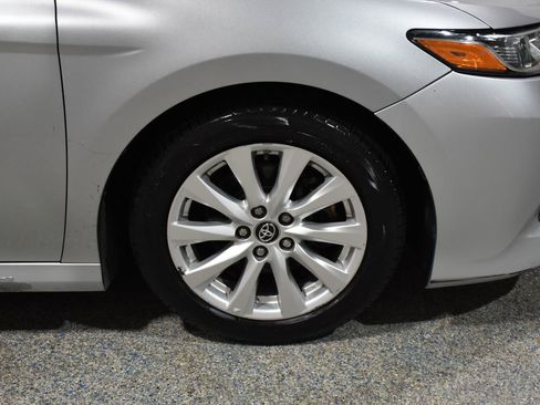 Used 2018 Toyota Camry LE FWD image 8