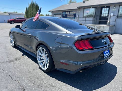 Used 2017 Ford Mustang Premium RWD image 4