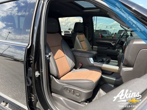Used 2024 Chevrolet Silverado 2500 High Country w/ High Country Premium Package AWD/4WD image 22