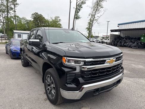 Used 2023 Chevrolet Silverado 1500 LT AWD/4WD image 2
