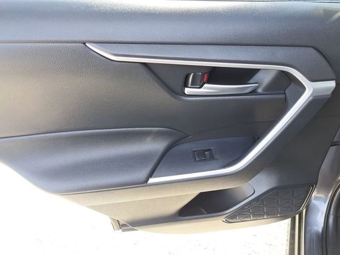 Certified 2020 Toyota RAV4 XLE image 7