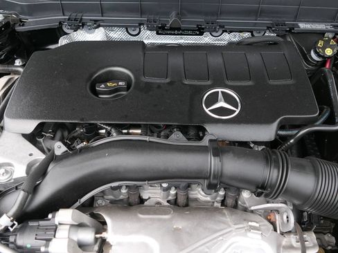 Used 2023 Mercedes-Benz GLB 250 4MATIC image 29