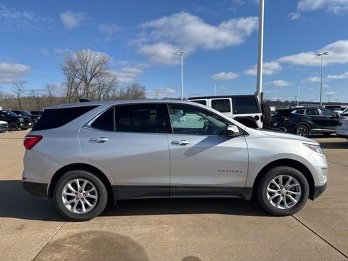 Used 2020 Chevrolet Equinox LT image 2