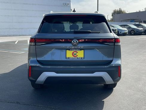 Certified 2025 Volkswagen Tiguan S FWD image 9