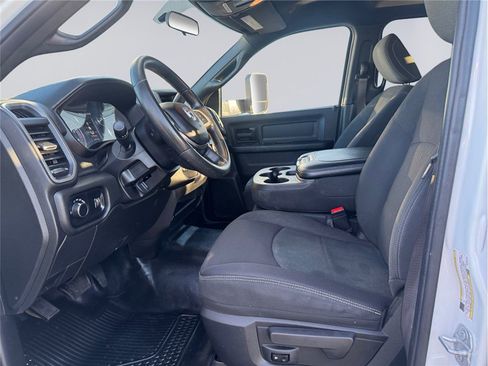 Used 2021 RAM 5500 Tradesman w/ Chrome Appearance Group image 9