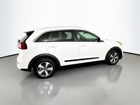 Used 2019 Kia Niro EX image 8