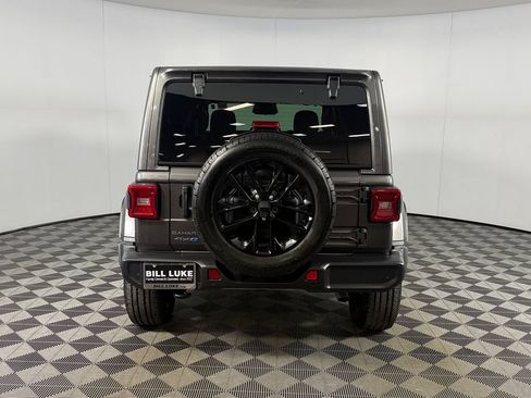 Certified 2025 Jeep Wrangler Unlimited Sahara w/ Safety Group AWD/4WD image 8