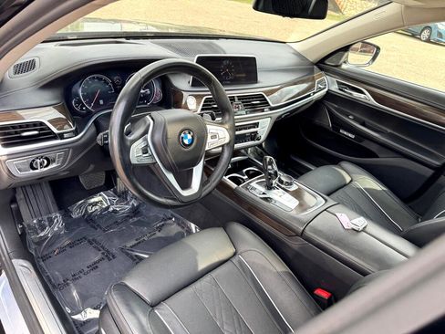 Used 2017 BMW 740i xDrive 740i xDrive Sedan image 22