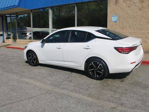 Used 2024 Nissan Sentra SV image 4