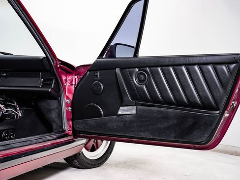 Used 1989 Porsche 911 Carrera RWD image 24