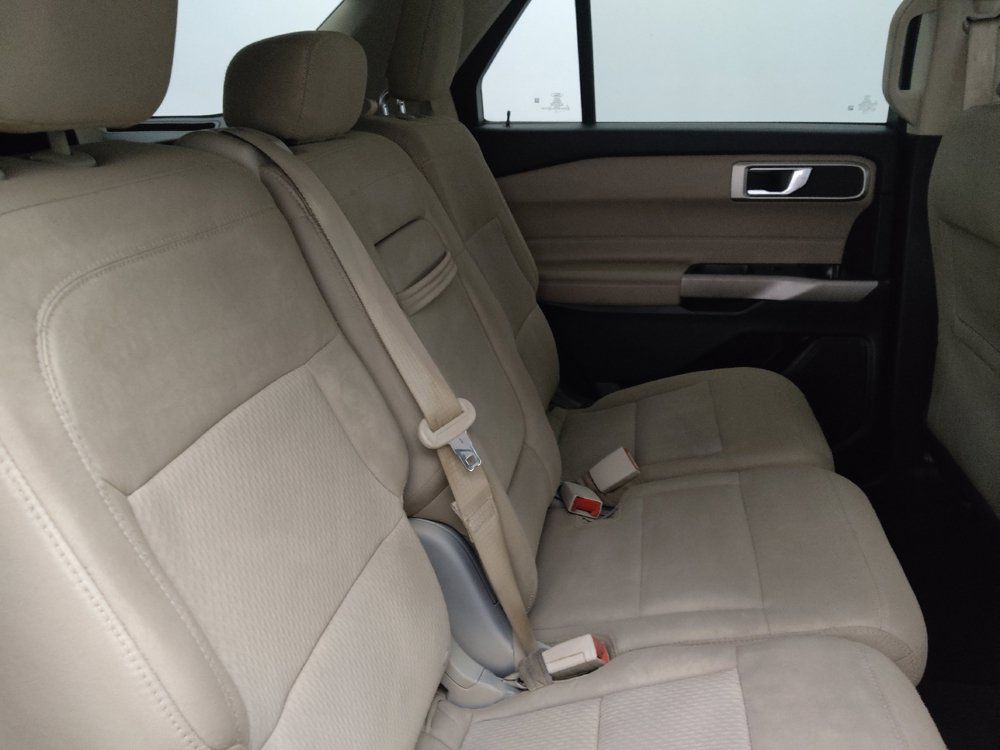 Used 2024 Ford Explorer XLT RWD image 19