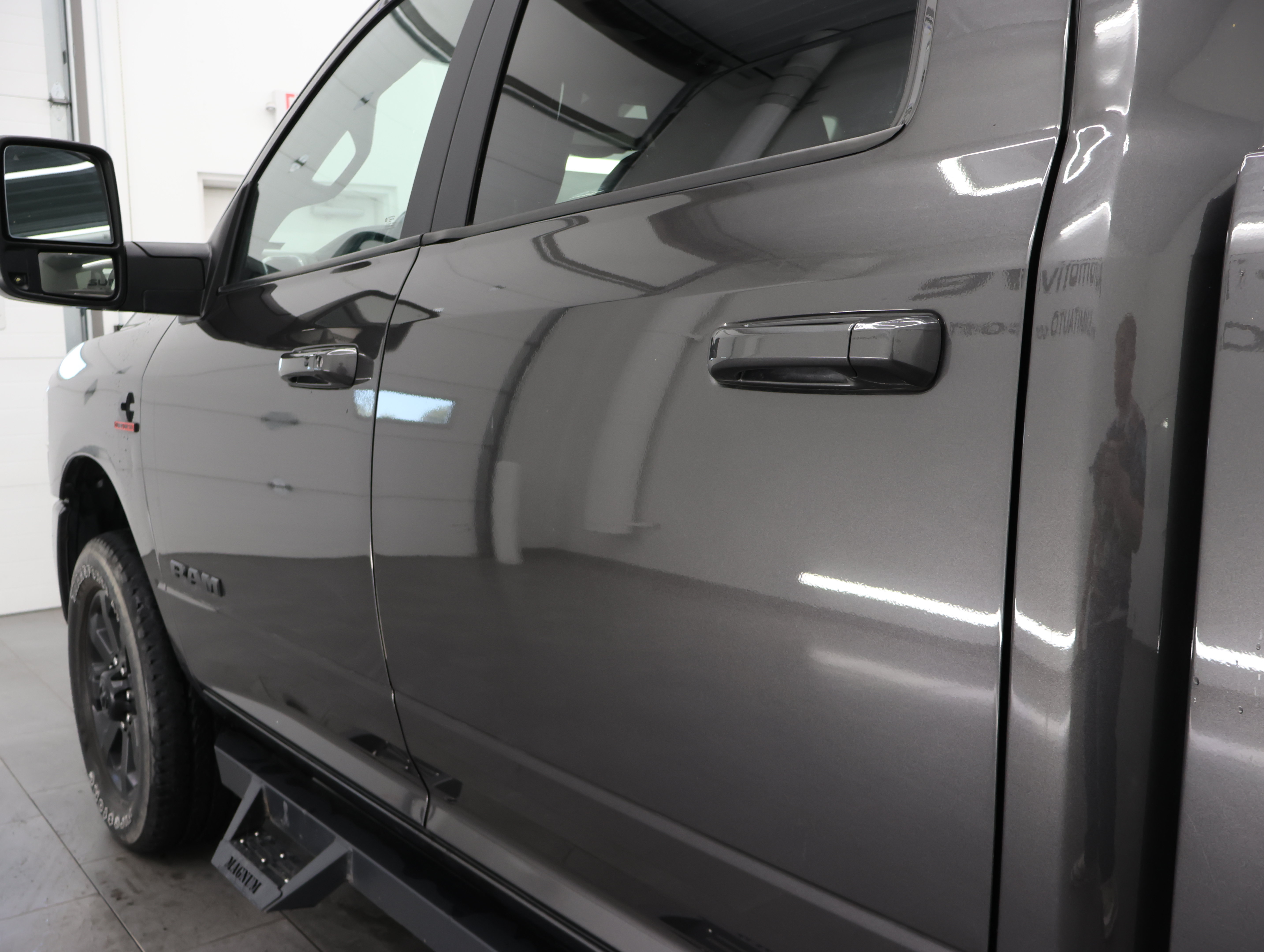 Used 2024 RAM 2500 Laramie w/ Night Edition AWD/4WD image 33