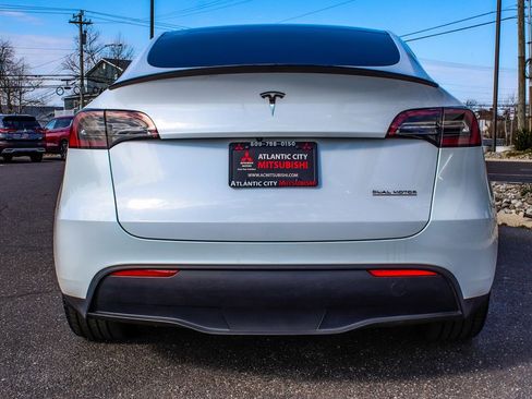 Used 2023 Tesla Model Y Performance image 5