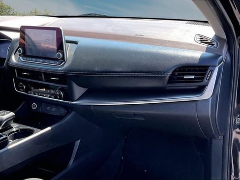 Certified 2023 Nissan Rogue SV FWD image 26
