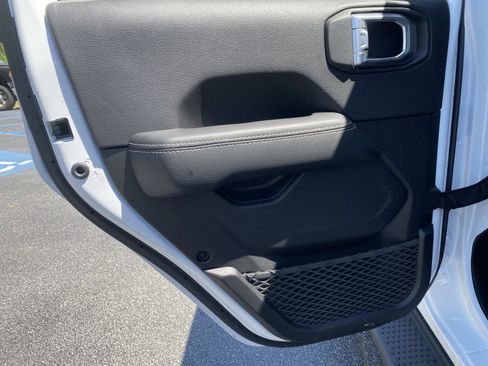 Certified 2023 Jeep Wrangler Sahara image 17