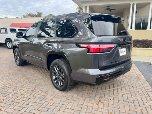 Used 2025 Toyota Sequoia Platinum image 3