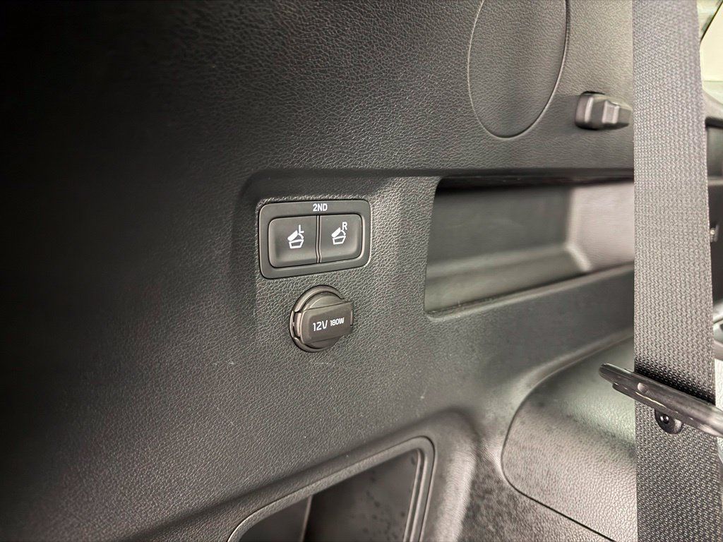 Used 2023 Kia Telluride EX w/ EX Captain's Chair Package AWD/4WD image 17