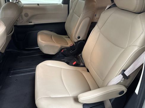 Used 2023 Toyota Sienna XLE image 15