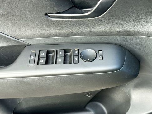 Used 2024 Hyundai Kona SEL FWD image 17
