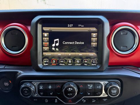 Used 2019 Jeep Wrangler Unlimited Rubicon image 32