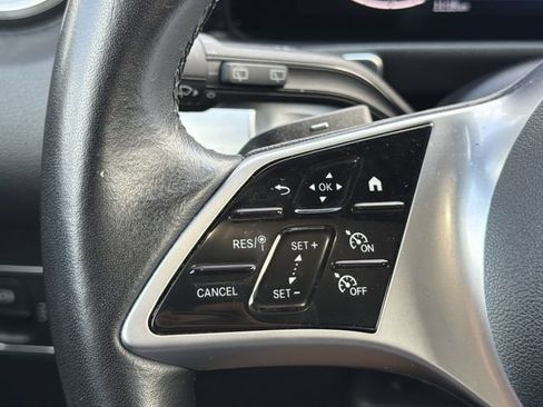 Used 2025 Mercedes-Benz GLB 250 4MATIC image 23