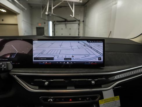 Used 2025 BMW X7 xDrive40i image 17