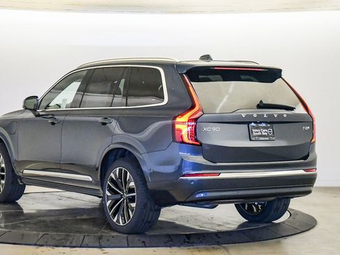 New 2026 Volvo XC90 T8 Ultra w/ Protection Package Premier AWD/4WD image 2