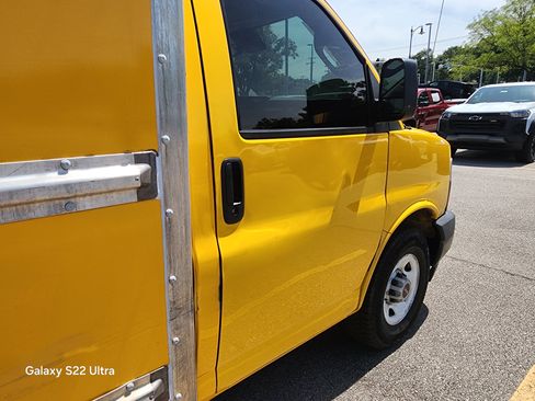 Used 2019 GMC Savana 3500 w/ Driver Convenience Package RWD image 12