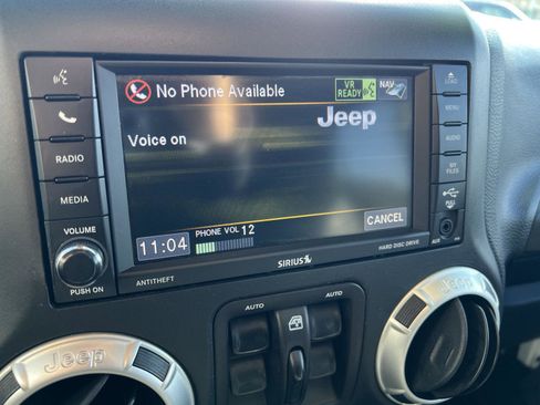 Used 2018 Jeep Wrangler Unlimited Sahara w/ Max Tow Package image 27