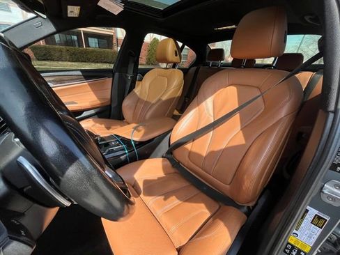Used 2019 BMW 530i xDrive w/ Premium Package image 15