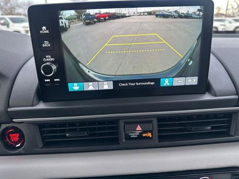 New 2025 Honda Pilot Touring image 15