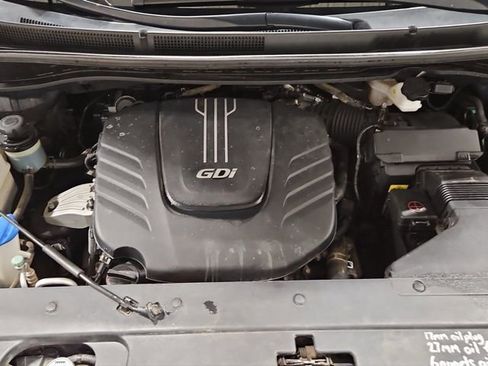 Used 2017 Kia Sedona LX w/ LX Essentials Premium Package image 28