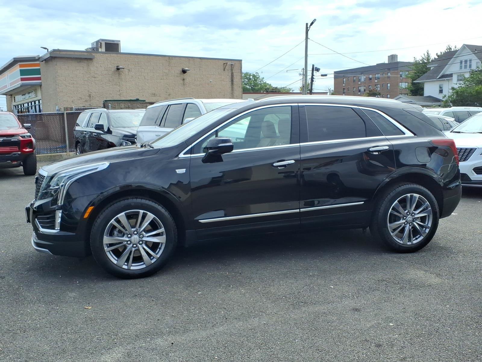 Certified 2024 Cadillac XT5 Premium Luxury AWD/4WD image 8