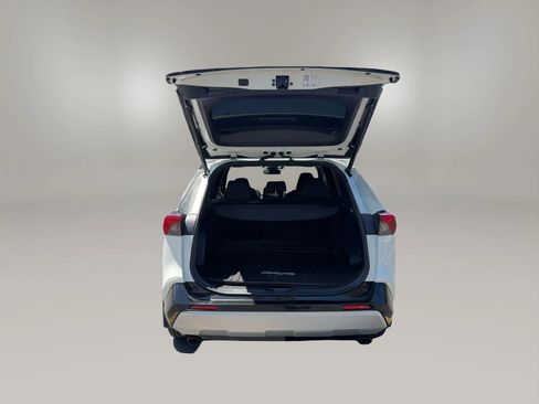 Used 2022 Toyota RAV4 SE w/ Convenience Package AWD/4WD image 7