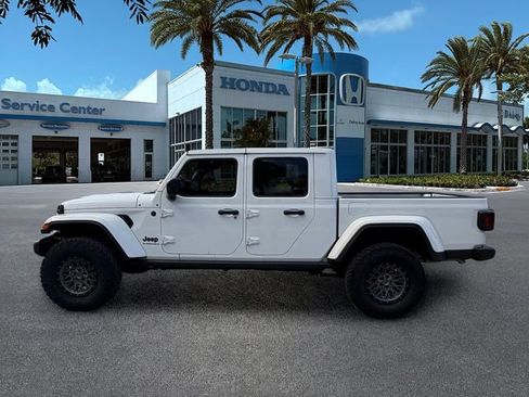 Used 2025 Jeep Gladiator Sport AWD/4WD image 5