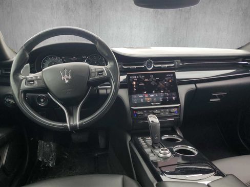 Used 2022 Maserati Quattroporte Modena Q4 image 15