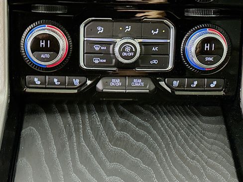 Used 2021 GMC Yukon Denali image 21