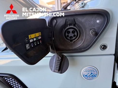 Used 2023 Jeep Wrangler Unlimited Sahara w/ Cold Weather Group AWD/4WD image 23