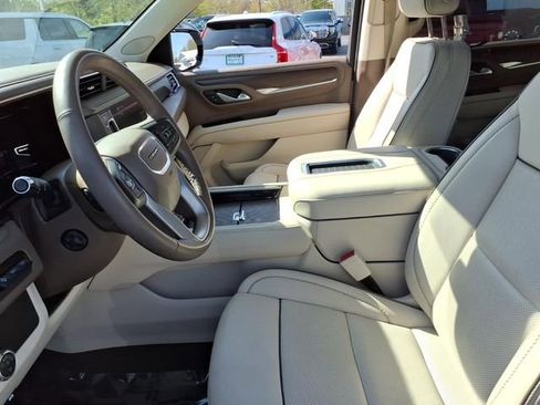Used 2023 GMC Yukon XL Denali AWD/4WD image 13