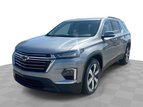 Used 2023 Chevrolet Traverse LT w/ LT Premium Package image 1