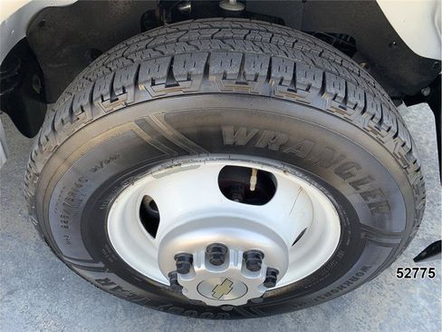 Used 2024 Chevrolet Express 3500 w/ Power Convenience Package RWD image 21