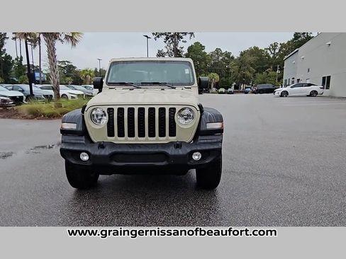 Used 2020 Jeep Gladiator Sport w/ Quick Order Package 24S image 20