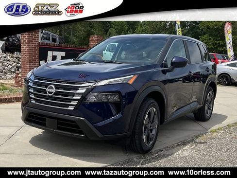 Used 2025 Nissan Rogue SV FWD image 3
