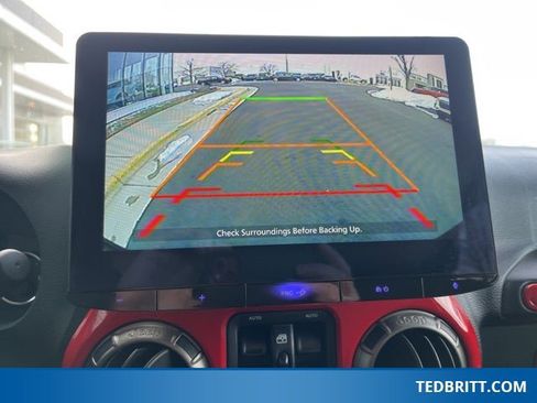 Used 2018 Jeep Wrangler Unlimited Sport image 29